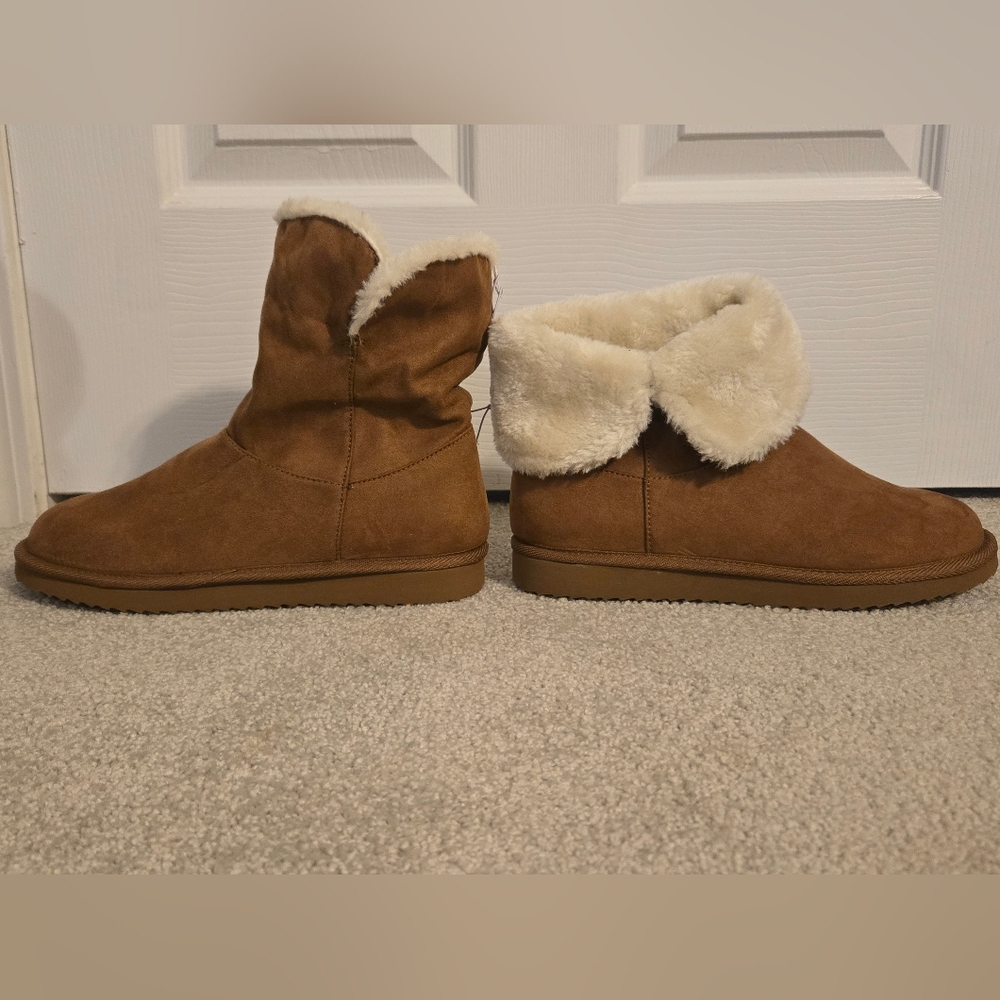 Old Navy New Women's Faux Suede Sherpa Cozy Boots Size 8